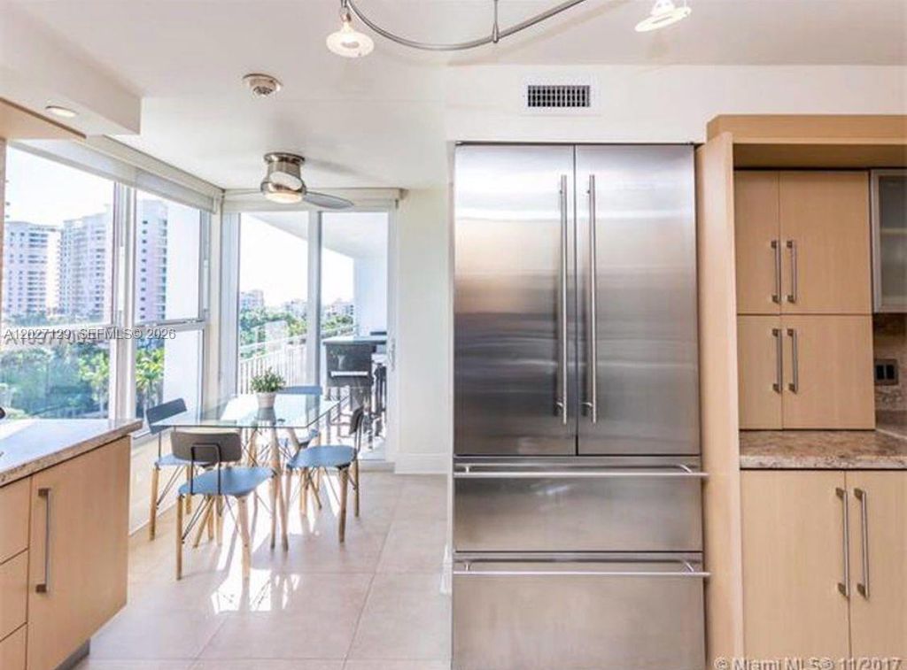 607 Ocean Dr 9K, Key Biscayne, FL 33149