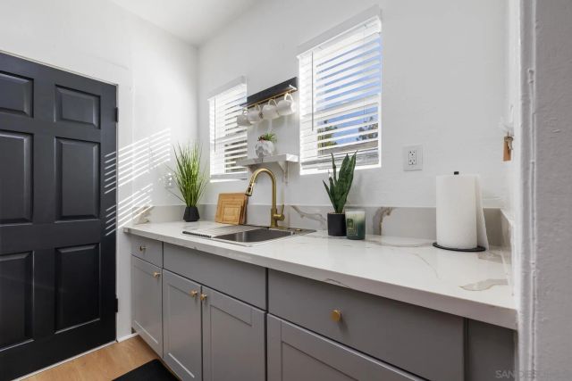 1055 21st Street, San Diego, CA 92102