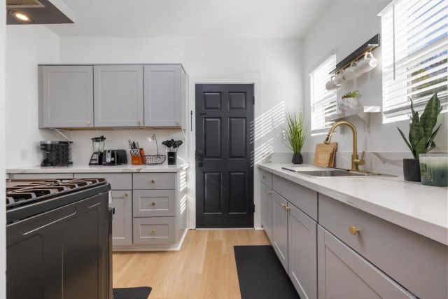 1055 21st Street, San Diego, CA 92102