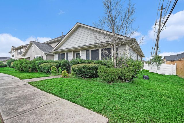 1539 Nichole Woods Drive, Houston, TX 77047