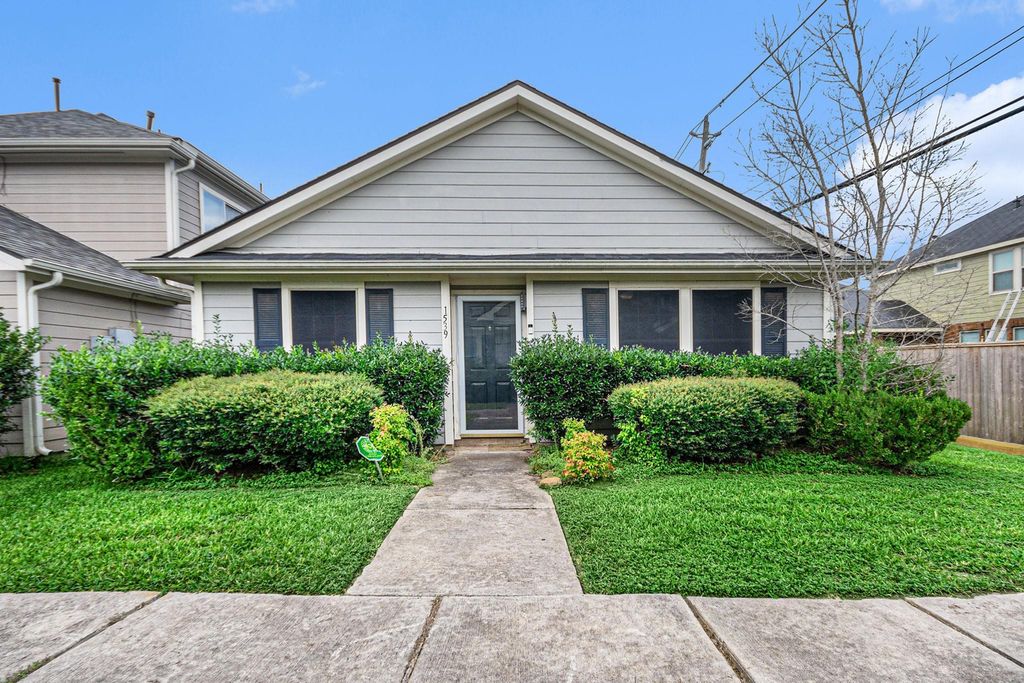1539 Nichole Woods Drive, Houston, TX 77047