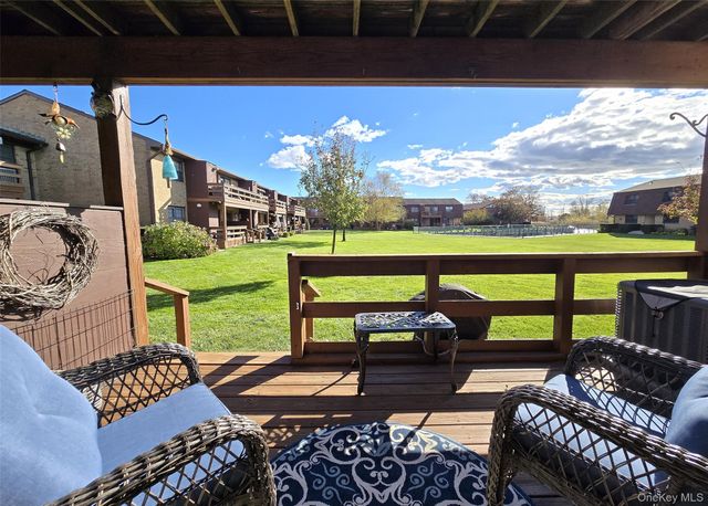 324 Mariners Way, Copiague, NY 11726