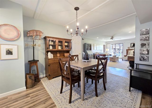 324 Mariners Way, Copiague, NY 11726