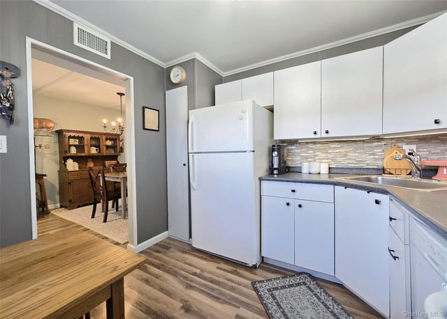 324 Mariners Way, Copiague, NY 11726