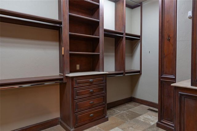 9600 Abby Lane, Yukon, OK 73099