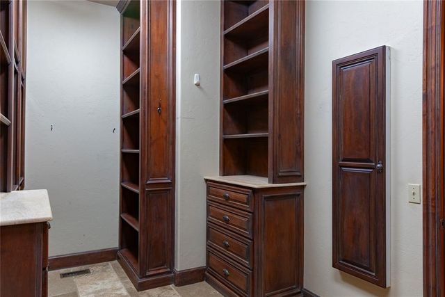 9600 Abby Lane, Yukon, OK 73099