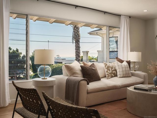 5926 Germaine Ln, La Jolla, CA 92037