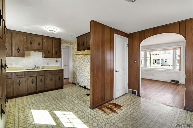 17 Newport Avenue, Buffalo, NY 14216