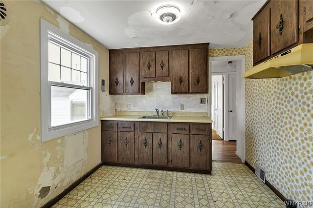 17 Newport Avenue, Buffalo, NY 14216