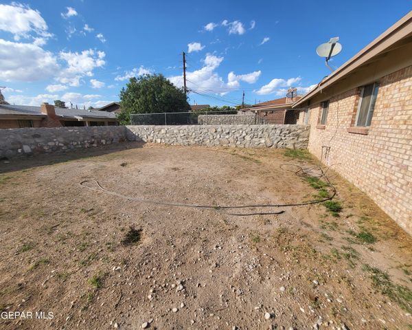 201 Moon River Lane, El Paso, TX 79912