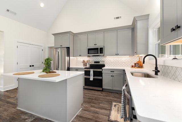 57 Simons Blvd, Morrison, TN 37357