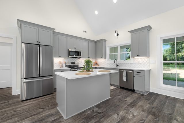 57 Simons Blvd, Morrison, TN 37357