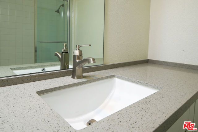 22 Navy Street 103, Venice (los Angeles), CA 90291