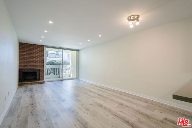 22 Navy Street 103, Venice (los Angeles), CA 90291