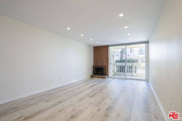 22 Navy Street 103, Venice (los Angeles), CA 90291
