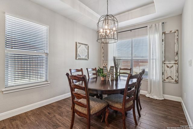 132 Fairway Dr, Floresville, TX 78114