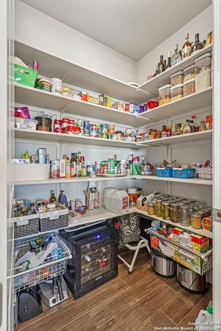 132 Fairway Dr, Floresville, TX 78114