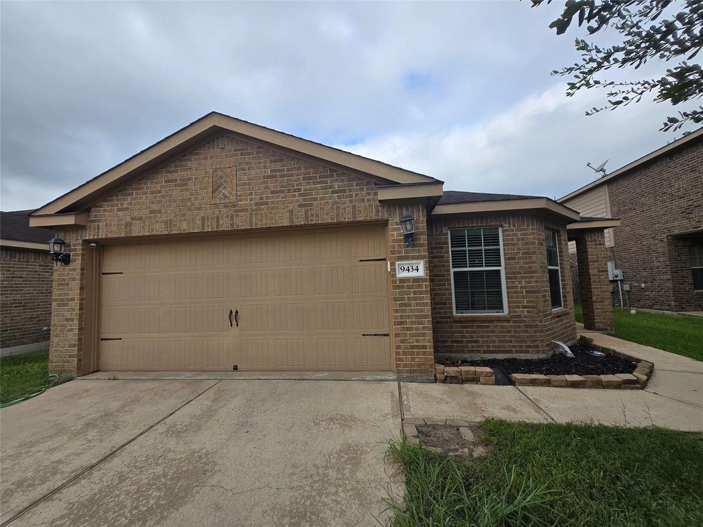 9434 Sapphire Creek Lane, Rosharon, TX 77583