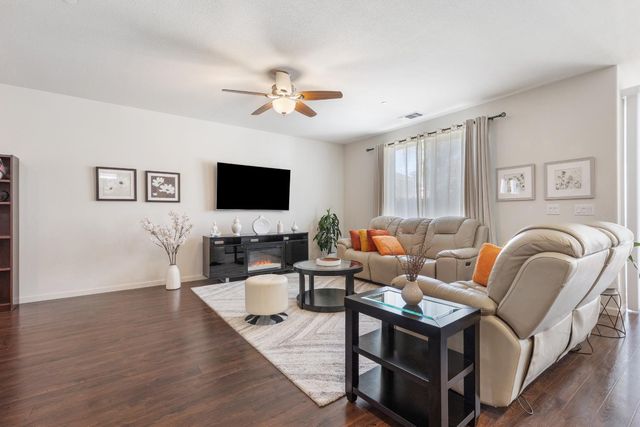2573 Mead Way, Roseville, CA 95747