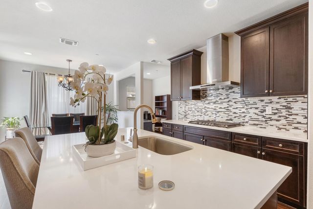 2573 Mead Way, Roseville, CA 95747