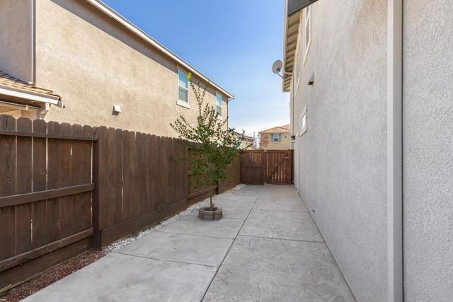2573 Mead Way, Roseville, CA 95747