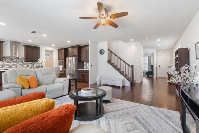 2573 Mead Way, Roseville, CA 95747