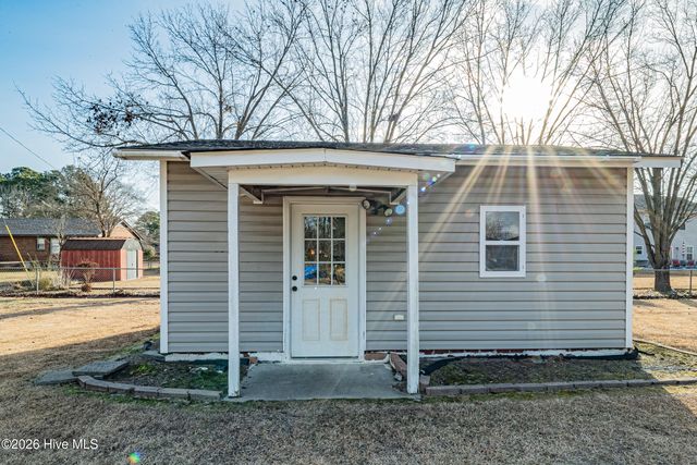 330 Bethana Court, Winterville, NC 28590