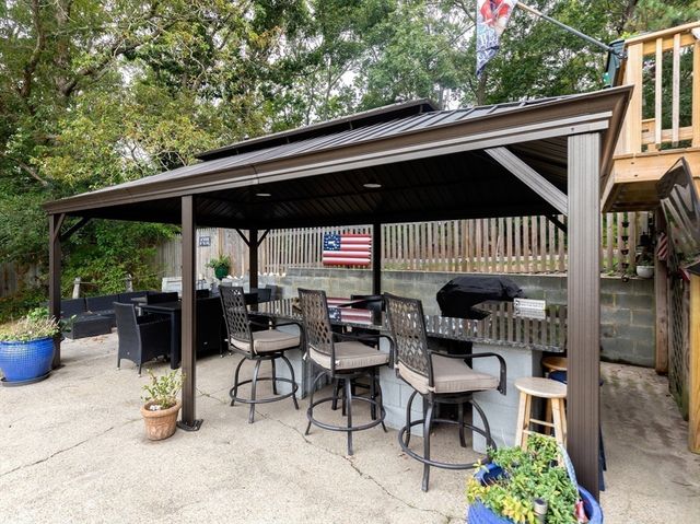 11 Ellisville Drive, Plymouth, MA 02360
