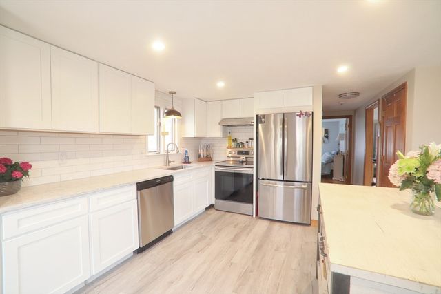 11 Ellisville Drive, Plymouth, MA 02360
