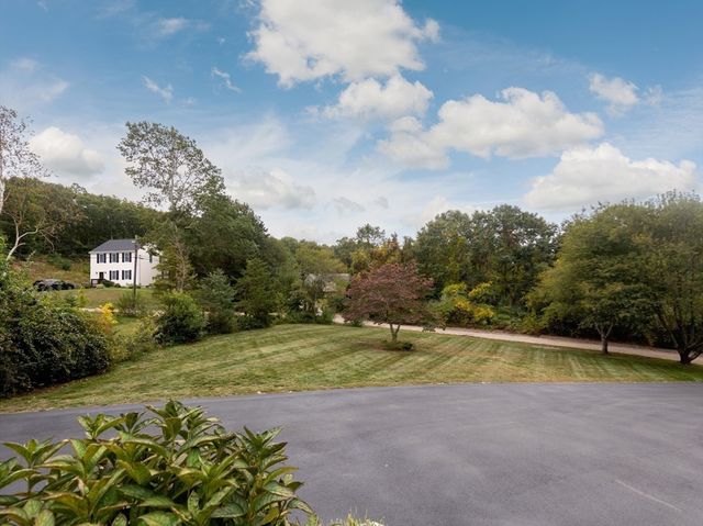 11 Ellisville Drive, Plymouth, MA 02360