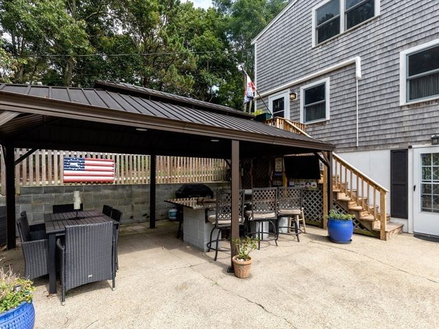 11 Ellisville Drive, Plymouth, MA 02360