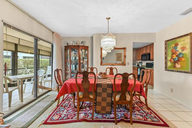 3385 Jog Park Drive, Greenacres, FL 33467