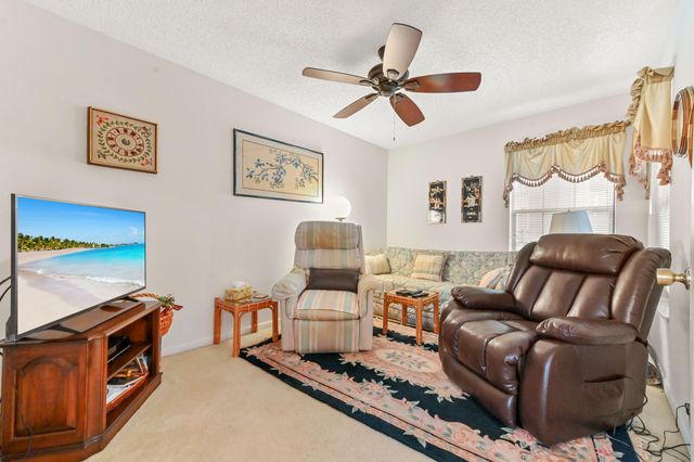 3385 Jog Park Drive, Greenacres, FL 33467