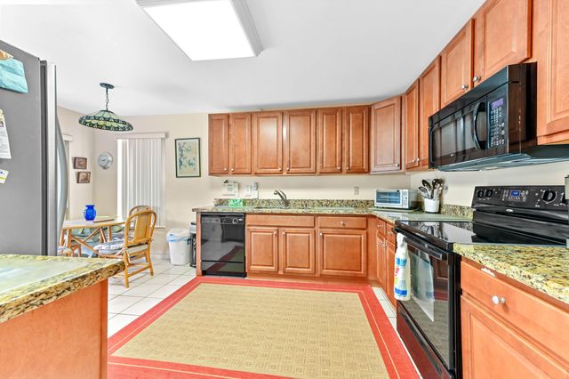 3385 Jog Park Drive, Greenacres, FL 33467