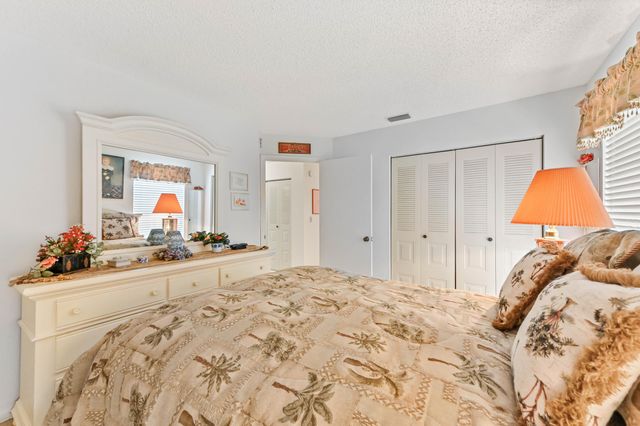 3385 Jog Park Drive, Greenacres, FL 33467