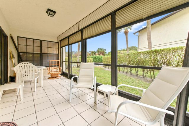 3385 Jog Park Drive, Greenacres, FL 33467