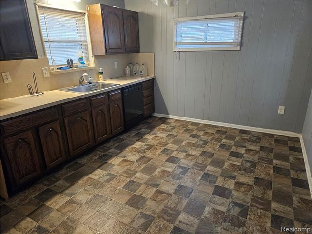 22161 Tuscany Avenue, Eastpointe, MI 48021