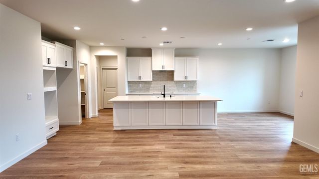 7312 Cryosphere Street, Bakersfield, CA 93311