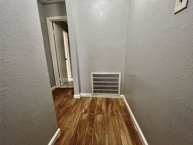 2019 Place Rebecca Lane G4, Houston, TX 77090
