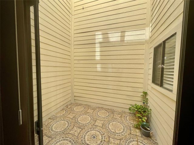 2019 Place Rebecca Lane G4, Houston, TX 77090