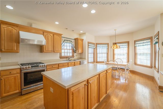 105 East Ridge Road, Charleston, WV 25314