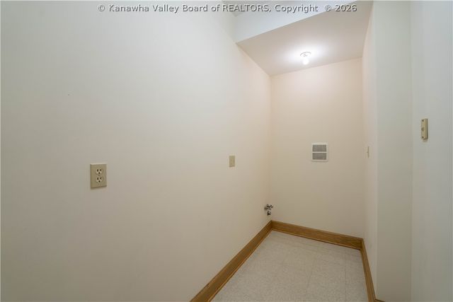 105 East Ridge Road, Charleston, WV 25314