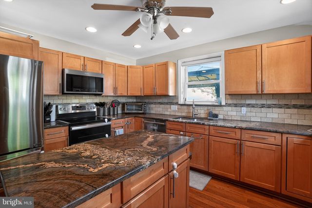 718 PEARL AVE, Morton, PA 19070