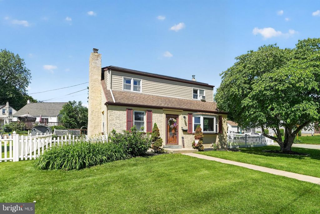 718 PEARL AVE, Morton, PA 19070