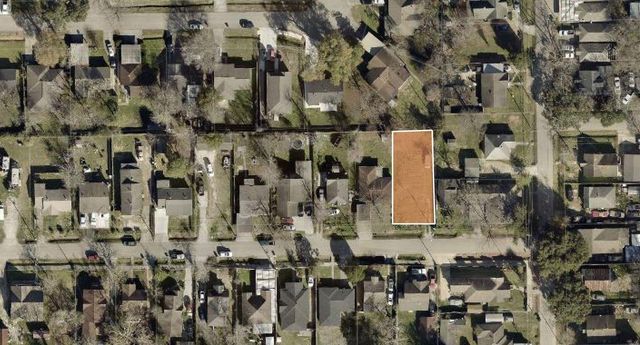 821 Barkley Street, Houston, TX 77022