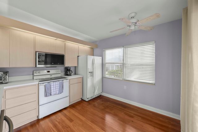 31 Clinton Court B, Royal Palm Beach, FL 33411