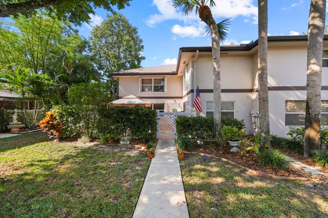 31 Clinton Court B, Royal Palm Beach, FL 33411
