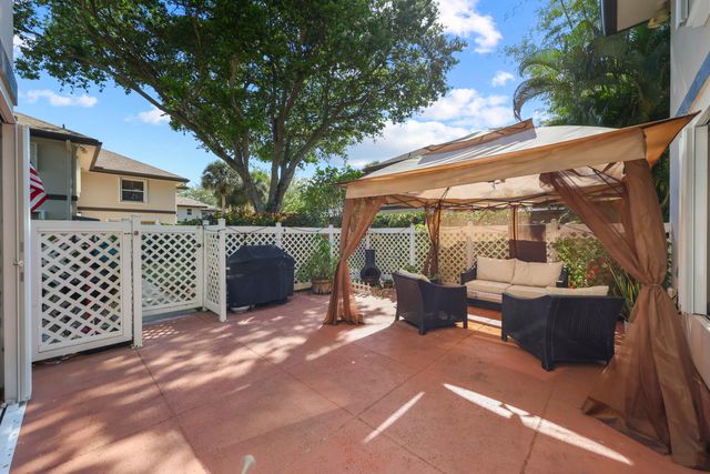 31 Clinton Court B, Royal Palm Beach, FL 33411