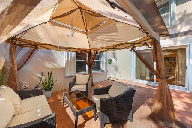 31 Clinton Court B, Royal Palm Beach, FL 33411