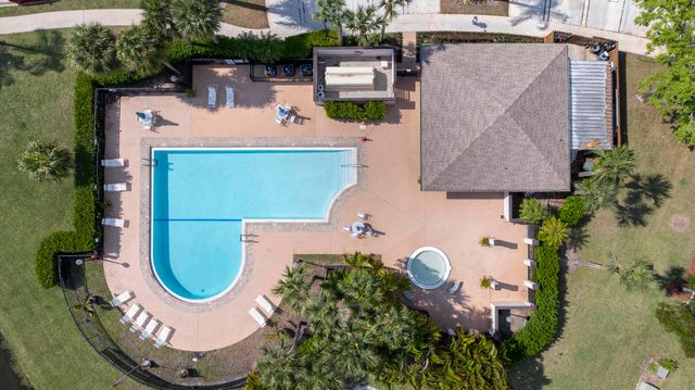 31 Clinton Court B, Royal Palm Beach, FL 33411
